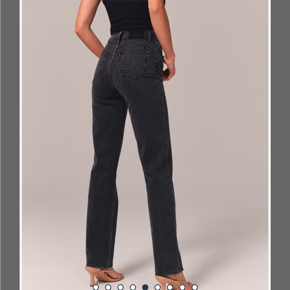 NWT The 90’s Straight Ultra High Rise